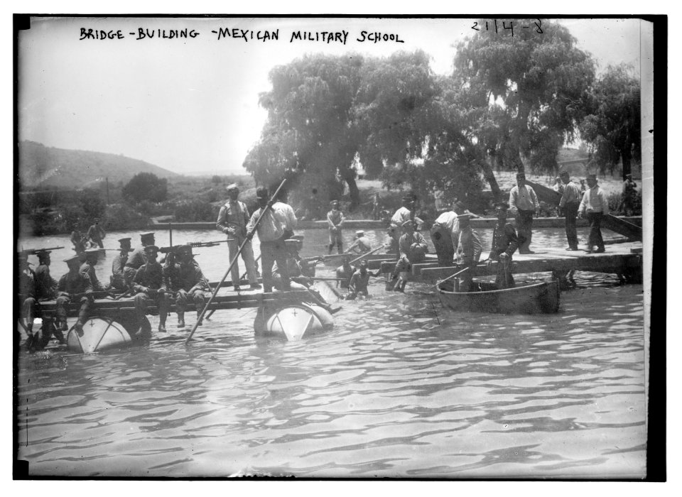Bridge building Mexican military school LCCN2014688823