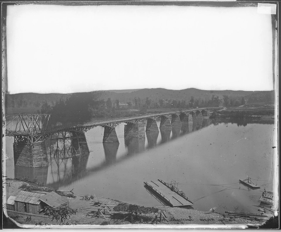 Bridge built by troops across Tennessee River at Chattanooga. - NARA - 525069