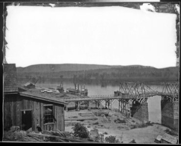 Bridge across Tennessee River built by troops - NARA - 526239 photo