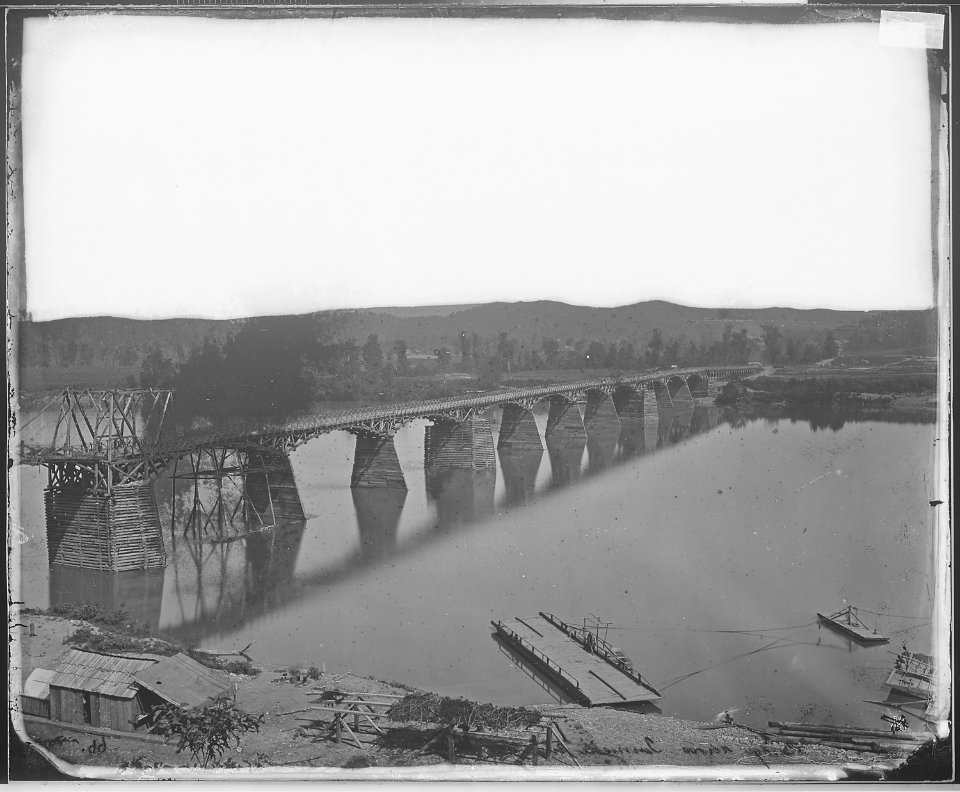 Bridge built by troops across Tennessee River at Chattanooga. - NARA - 525069