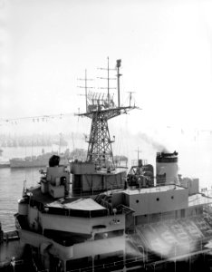 Bridge of USS Estes (AGC-12) on 11 November 1953 (6929413)