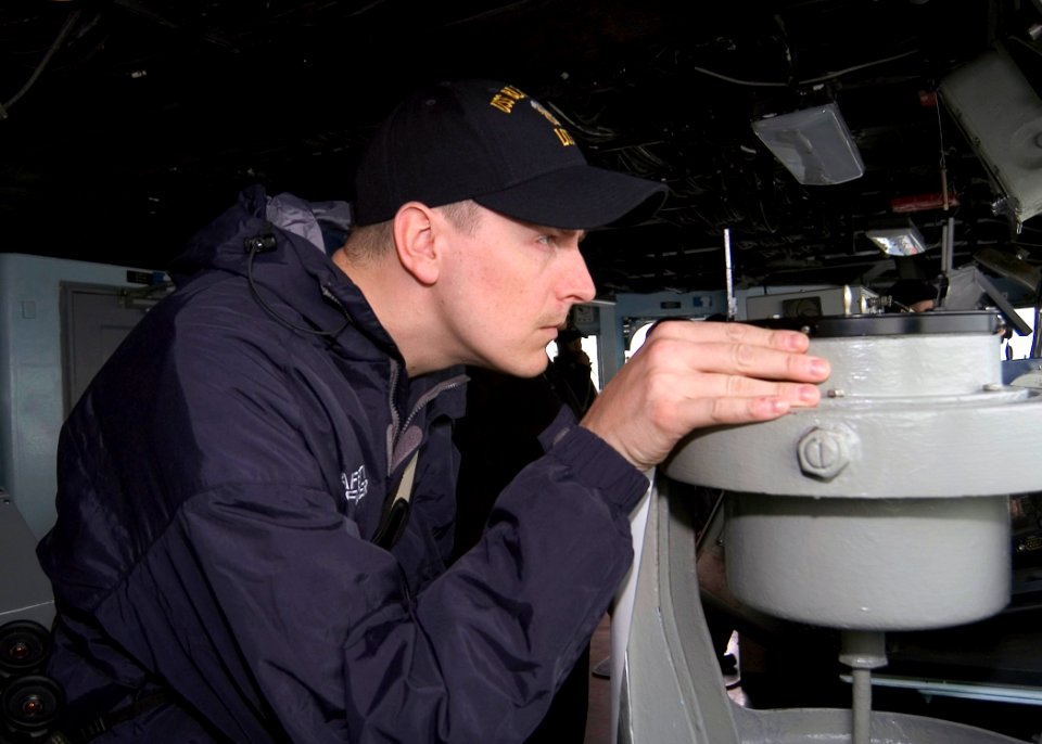Bridge Watch aboard USS Blue Ridge DVIDS98584