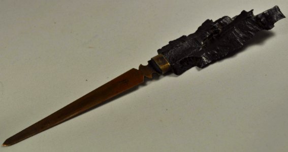 Brieföffner aus Granatsplitter von Franz Xaver Apfelbeck, item 4