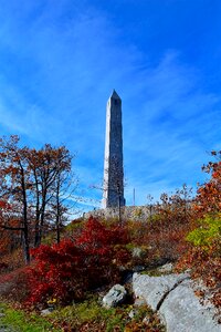 Monument foliage red