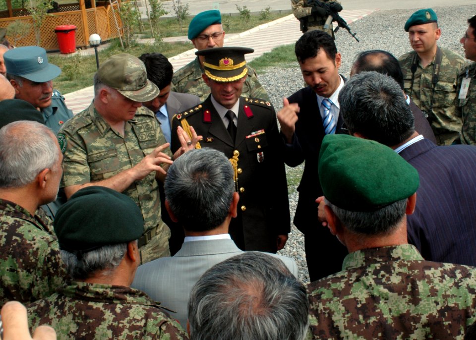 Brig. Gen. Mustafa Colak and Col. Can Bolat discuss future goals (4699946992)