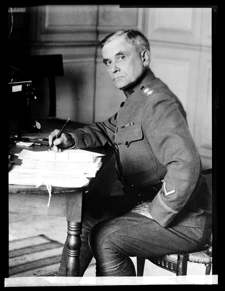 Brig. Genl. Harry C. Hale, 11-1-21 LCCN2016852445