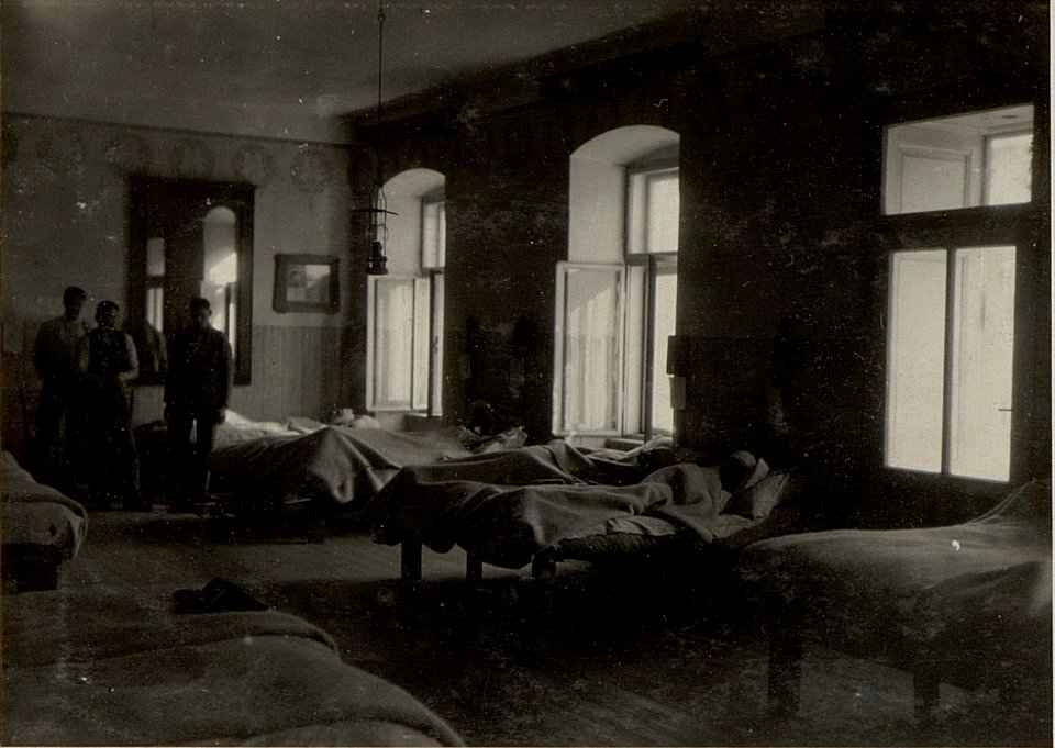 Brigade-Sanitätsanstalt Mauthen. Reserve Spital 2-7. Krankensaal. (BildID 15471674)