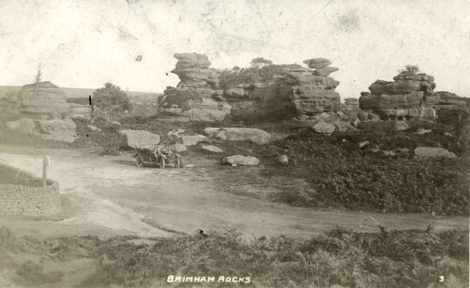 Brimham Rocks - vintage postcard (15) 001