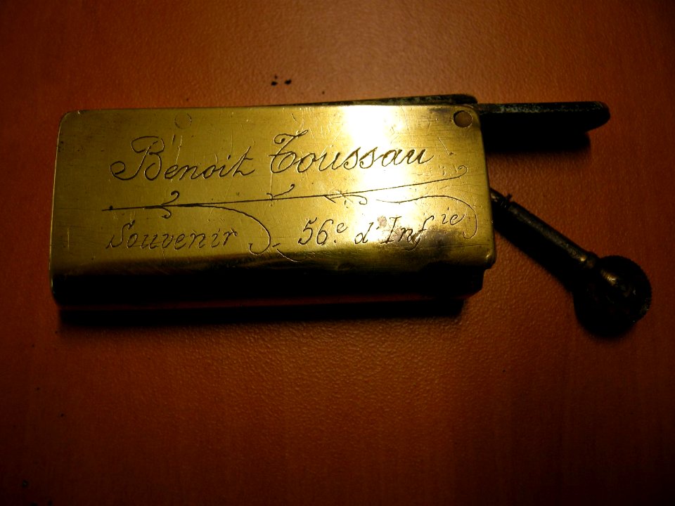 Briquet gravé au non de Benoit Rousseau