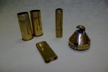 Briquets, douilles sculptées, encrier