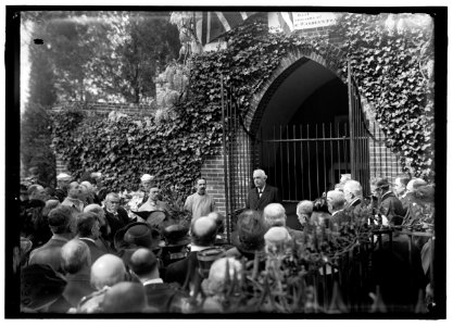 BRITISH COMMISSION TO U.S. BALFOUR, ETC. AT MOUNT VERNON. ALLIED COMMISSION FOR OTHER PICTURES AT MOUNT VERNON LCCN2016867676