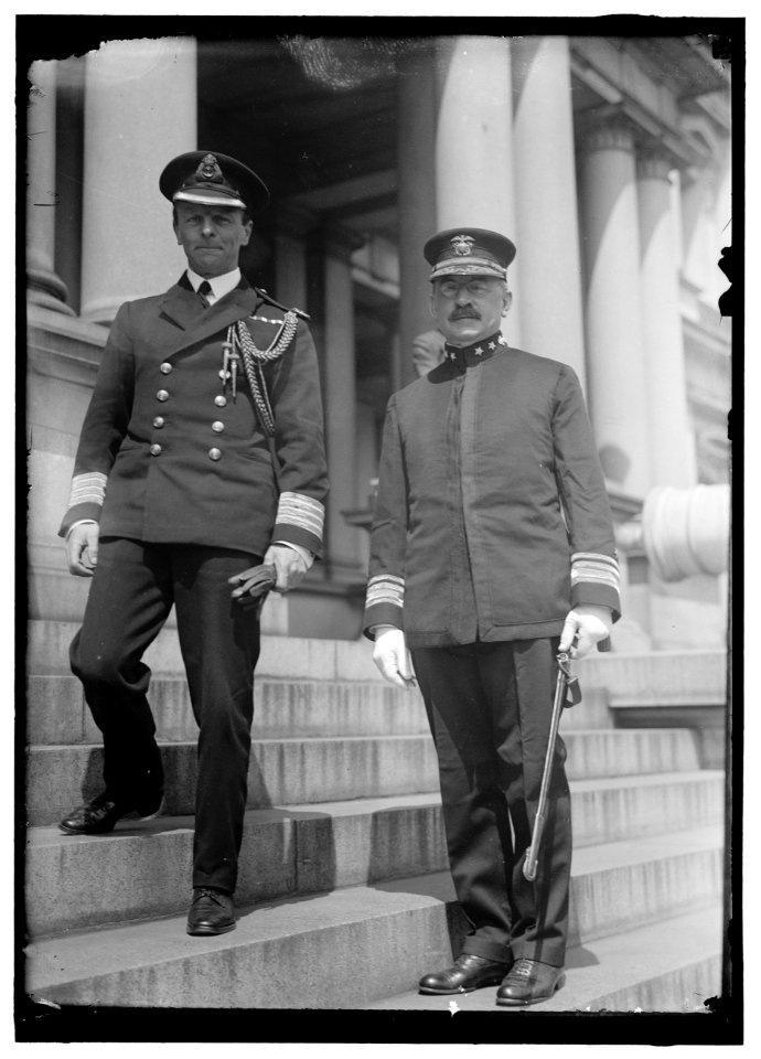 BRITISH COMMISSION TO U.S. GEN. V.A. LAWFORD, LEFT, AND ADMIRAL FLETCHER, U.S.N. LCCN2016867650