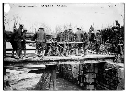 British engineers repairing bridge LCCN2014705510
