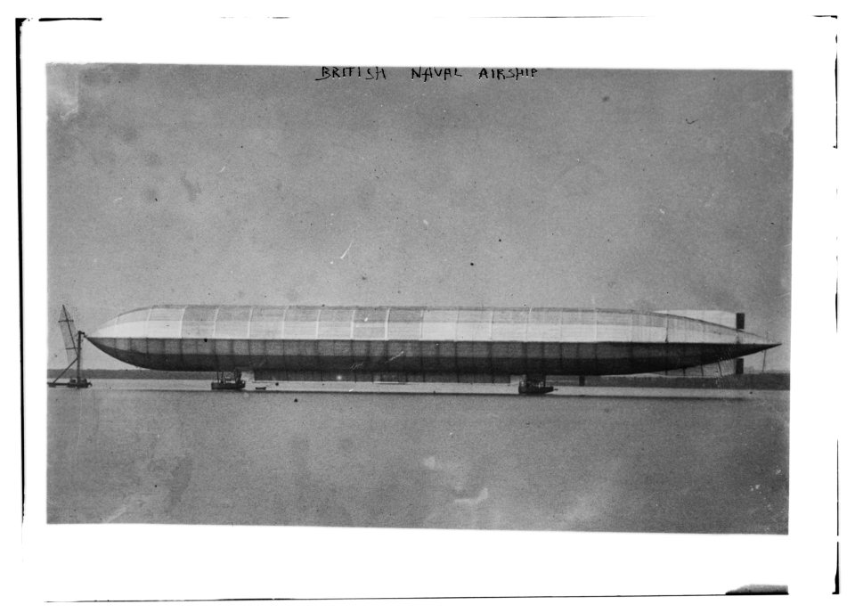 British Naval airship LCCN2014689785