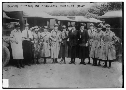 British Voluntary Aid ambulance drivers at front LCCN2014705228