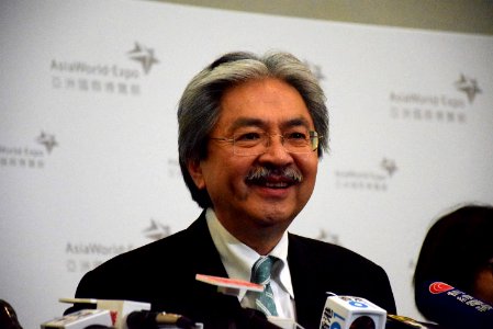 Chief-executive-election-candidates-last-debate-4