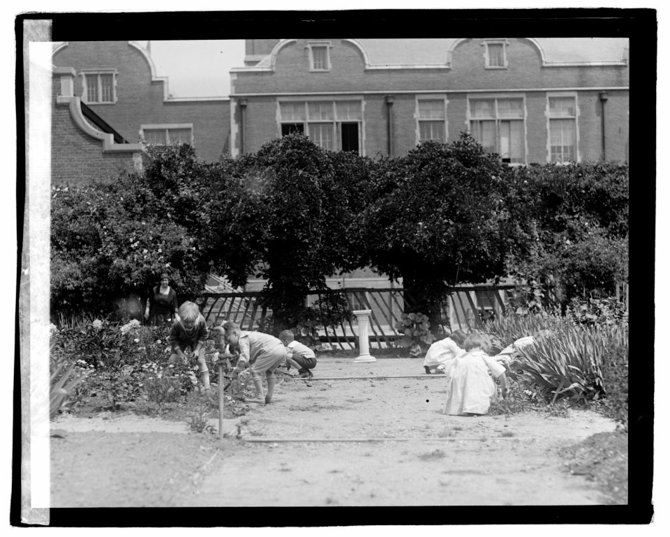 Children at Wilson formal LOC npcc.06421