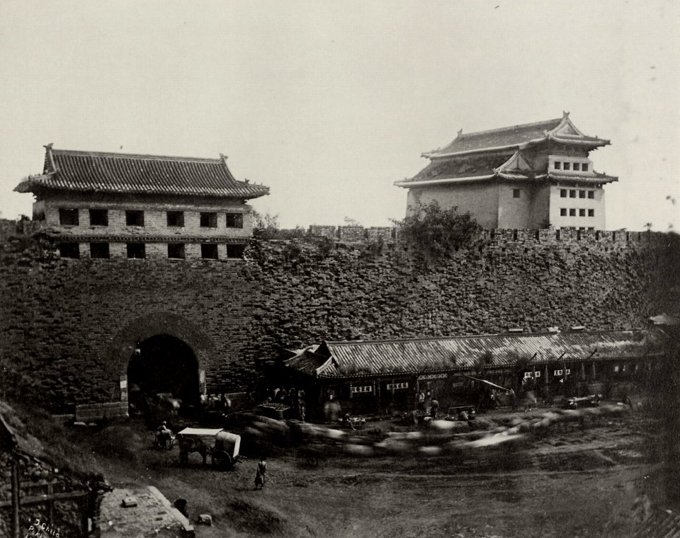 Childe, Thomas - Ein Tor der Mauer von Peking (Zeno Fotografie)