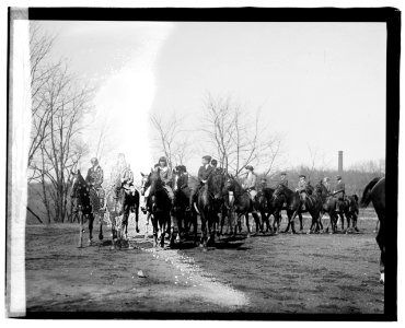Children at Wash. Riding & Hunt Club LCCN2016827730