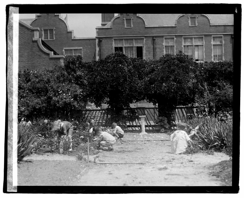 Children at Wilson formal LOC npcc.06420