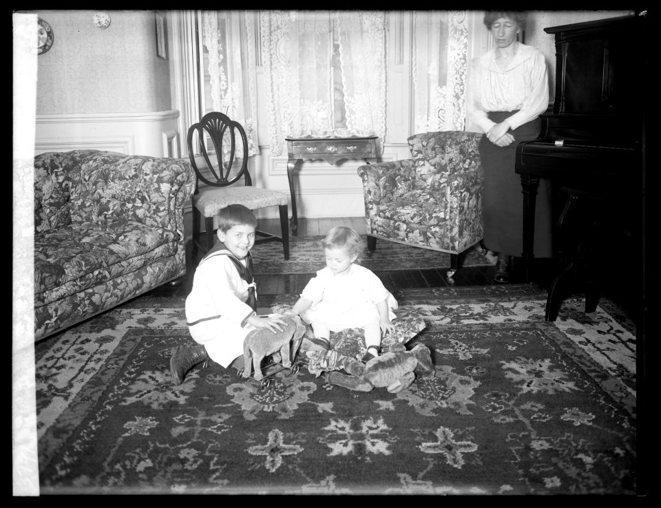 Children of Dr. D.H. Andrese, 2-26-20 LCCN2016851621
