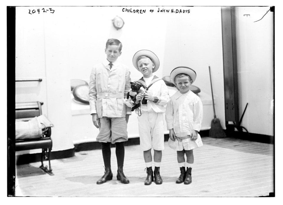 Children of John H. Davis LCCN2014688267