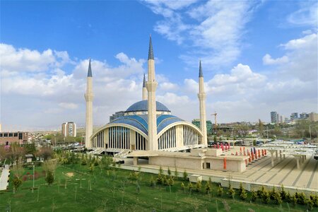 Building minaret cami