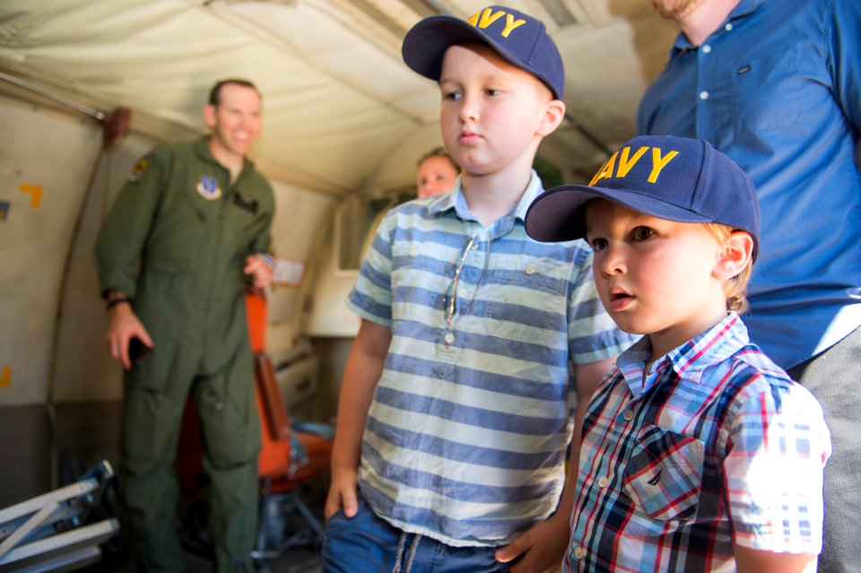 Children Visit VX-30 160819-N-UG232-169