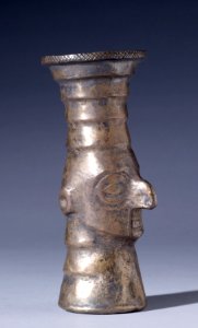 Chimú - Beaker - Walters 572307 - Three Quarter Right