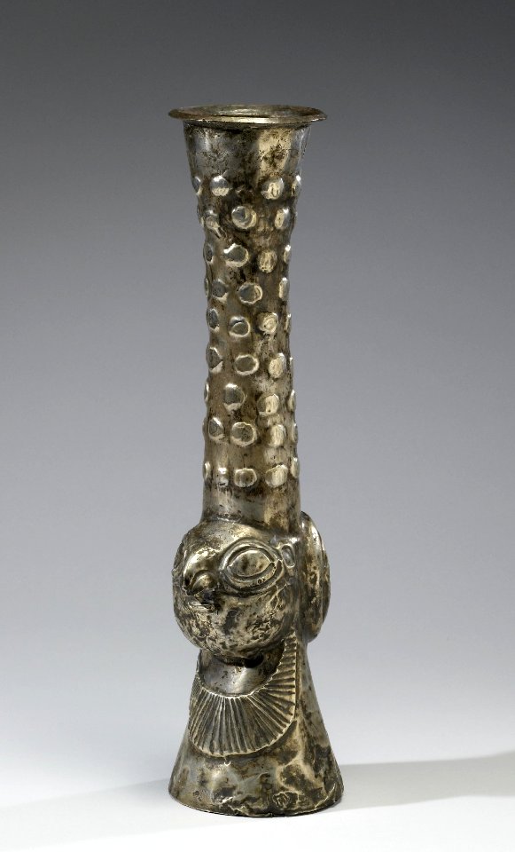 Chimú - Libation Vessel (Qero) - Walters 2009205 - Three Quarter Left