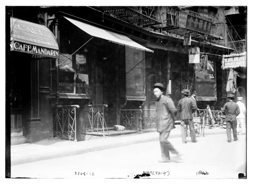 Chinatown LCCN2014698355