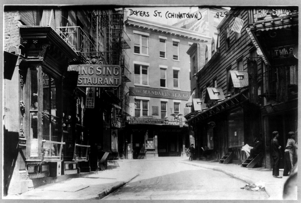 Chinatown, N.Y.C. - Doyers St. LCCN2001704347
