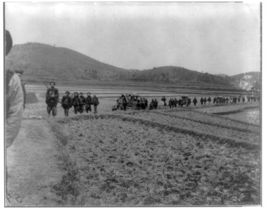 China; palanquin escorted by soldiers LCCN2016651059