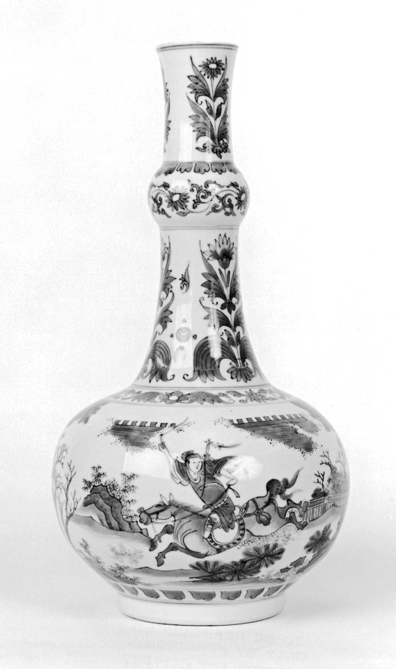 Chinese - Blue and White Bottle with Scenes from a Novel of a Type Exported to Holland - Walters 491510 - Side B