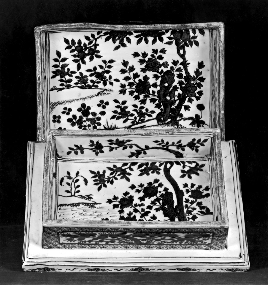 Chinese - Covered Box - Walters 492294