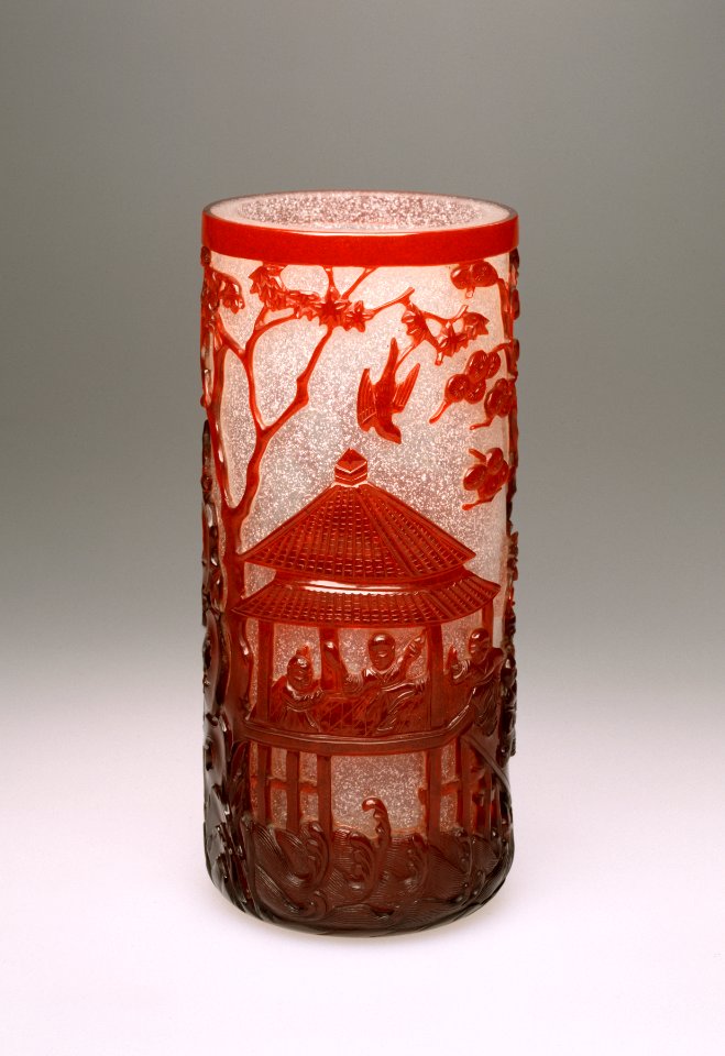Chinese - Brushholder with Figures in a Garden - Walters 47698 - Profile