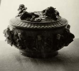 Chinese - Covered Bowl with Dragons and Figures - Walters 49893 photo