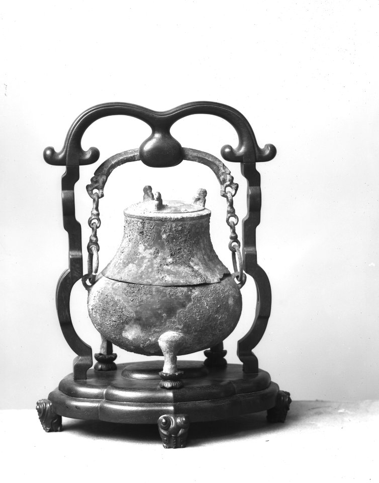 Chinese - Covered Wine Vessel with Chain - Walters 542167 - Pieces A B Front