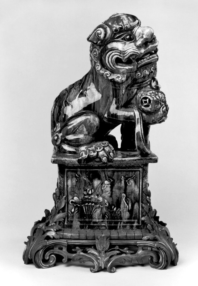Chinese - Fu-Lion with Brocaded Ball - Walters 491902