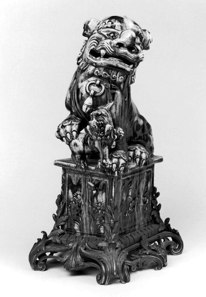 Chinese - Fu-Lion with Cub - Walters 491901