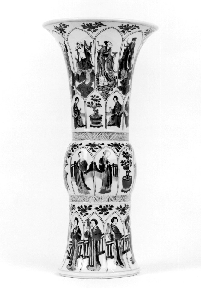 Chinese - One Piece of a Mantle Garniture in the Lange Eleizen (Tall Gal) Pattern - Walters 491841
