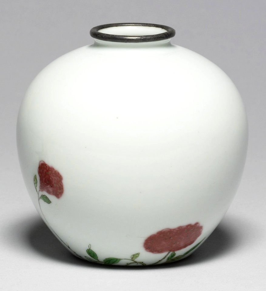 Chinese - Rose Spray Vase - Walters 491099