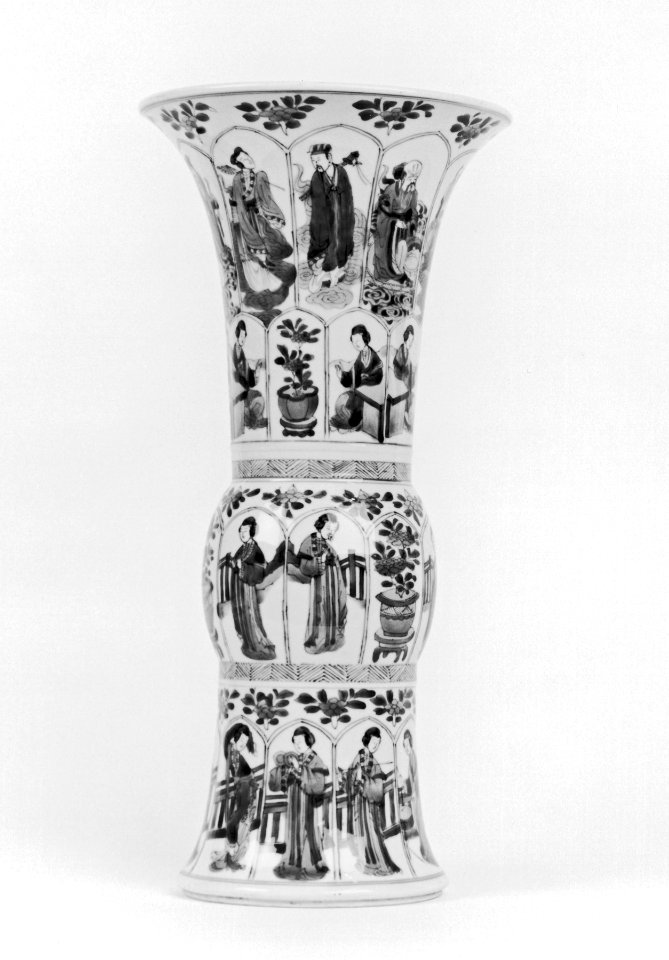 Chinese - One Piece of a Mantle Garniture in the Lange Eleizen (Tall Gal) Pattern - Walters 491842