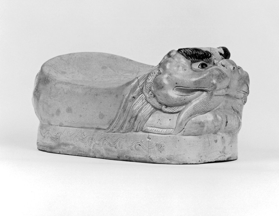 Chinese - Pillow in the Shape of a Lion - Walters 491732