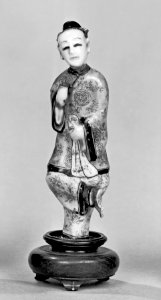 Chinese - Snuff Bottle in the Shape of a Man - Walters 49116