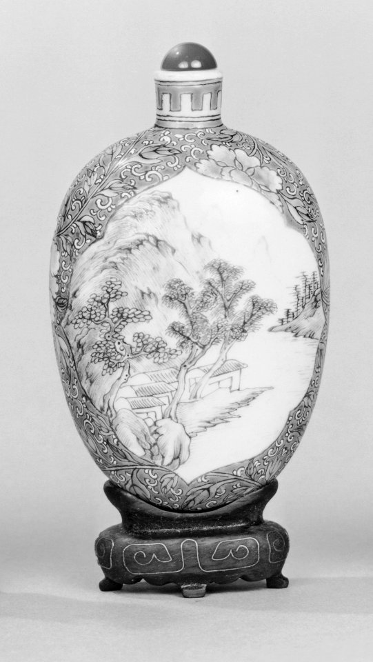 Chinese - Snuff Bottle with Landscape - Walters 4993 - Group