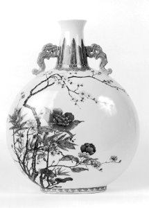 Chinese - Pilgrim Flask with Floral Motif - Walters 492047