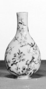 Chinese - Snuff Bottle with Deer, Monkey, Birds, Trees and Flowers - Walters 4991