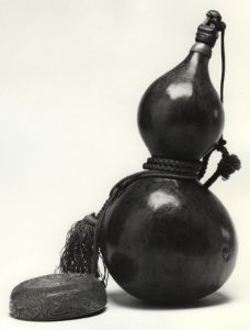 Chinese - Wine Bottle and Cup - Walters 685