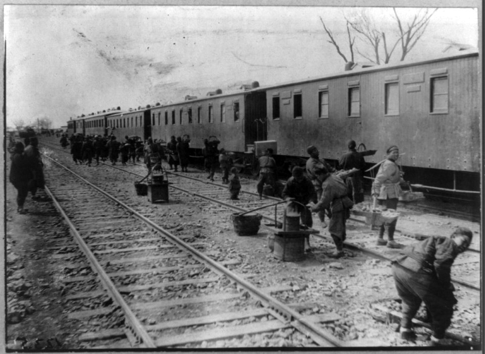 Chinese alongside railroad cars, China LCCN2002710428